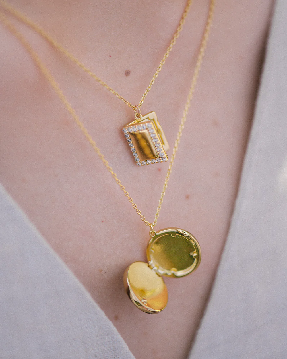 Eleanor Gold Locket Necklace - Image 3