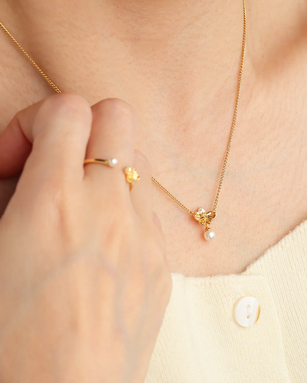 Ines Gold Necklace - Image 3