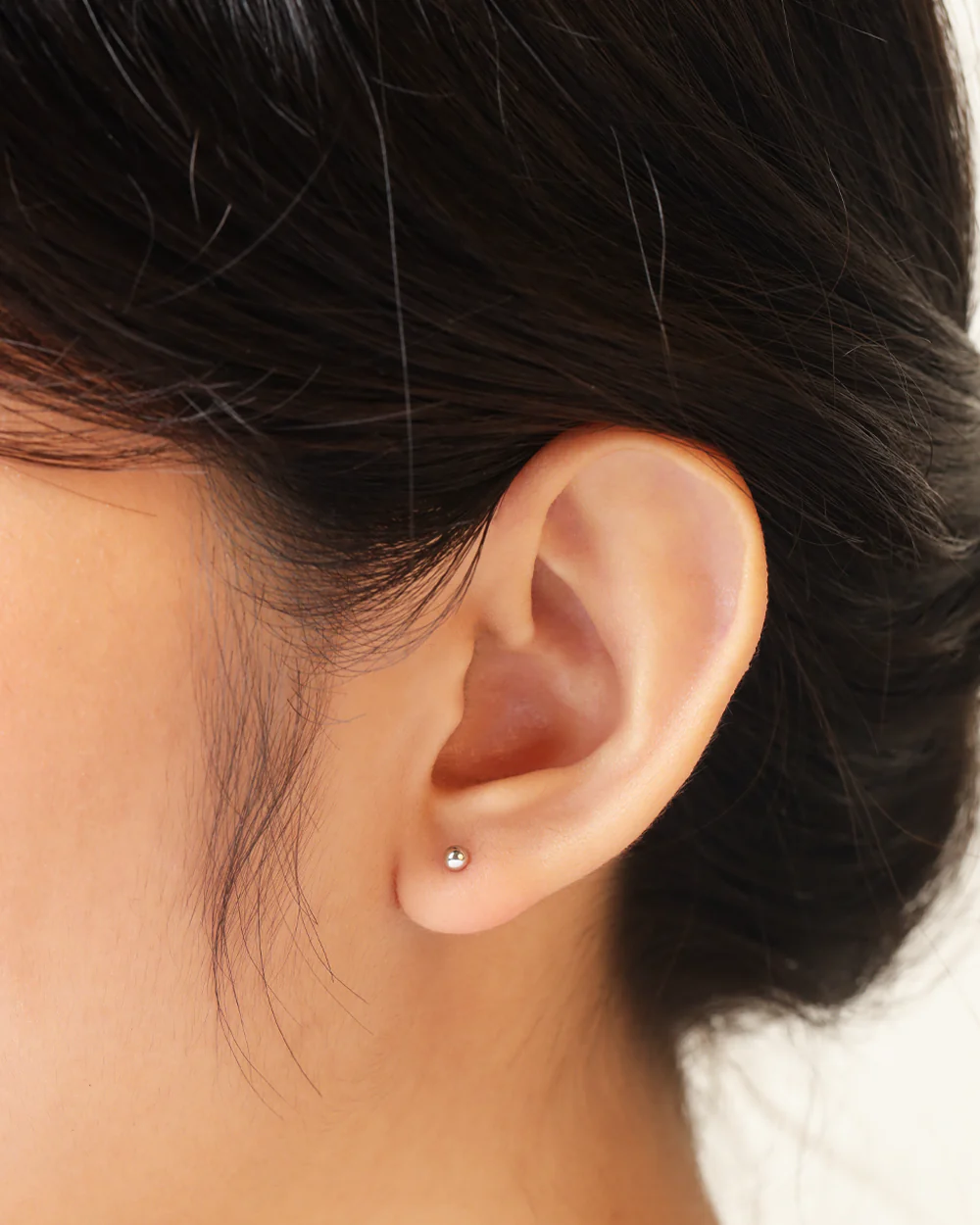 Mon Silver Flatback Stud - Image 3