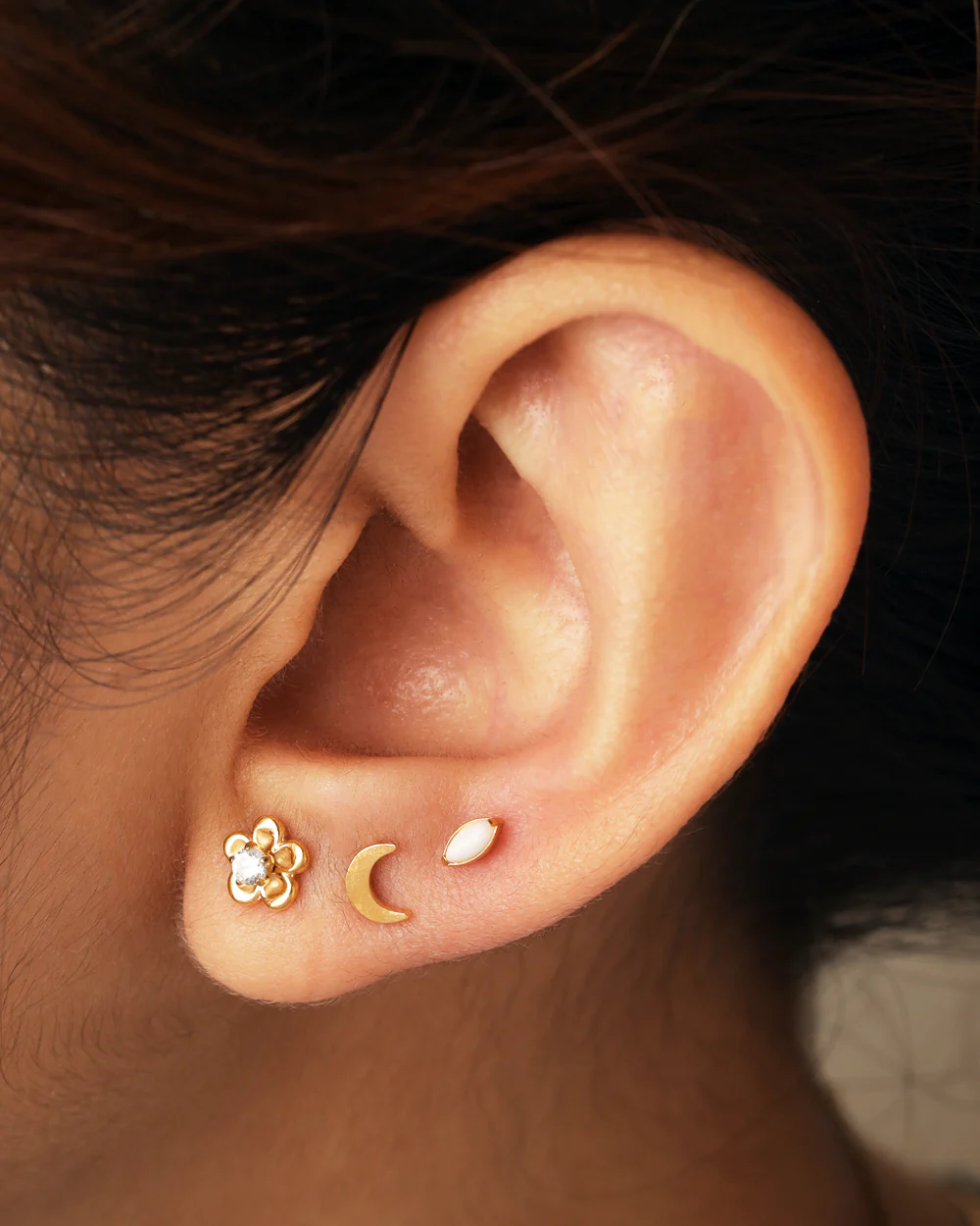 Mona Gold Flatback Stud - Image 2