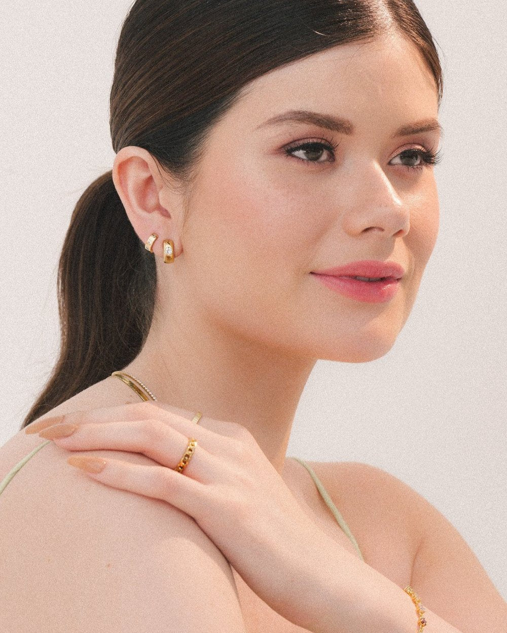 Raya Gold Huggies - Image 3