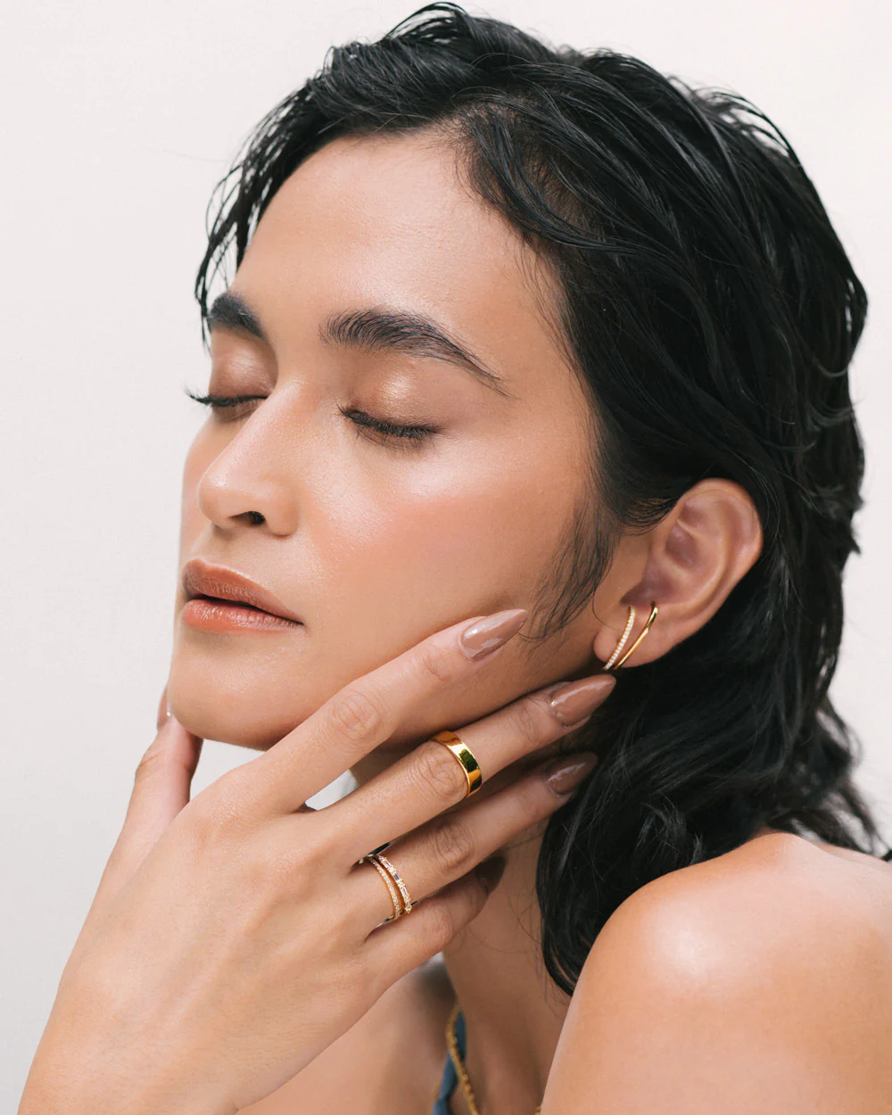 Vanessa Gold Huggies - Image 3